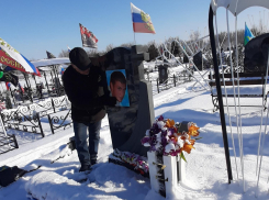 24 февраля соберемся у мемориала в городе и у могил ребят на воинских участках кладбища - поклониться парням-героям в годовщину СВО, - Светлана Ивченко