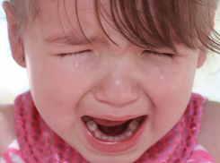 23-летний изверг рассорился с возлюбленной и изранил ножом ее маленьких детей