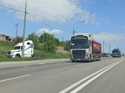 Поставленный на ремонт грузовик насмерть раздавил лежащего под ним водителя, - «Блокнот Волгограда»