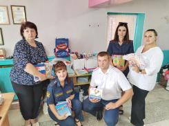 Сотрудники ИК-5 и Камышинской ВК приняли участие благотворительном проекте «Соберем ребёнка в школу»