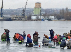 Камышин массово вышел «на леща» в сегодняшнее воскресенье, 12 января (ВИДЕО)