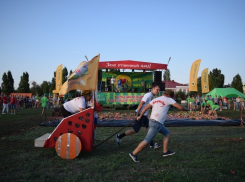 Стало известно, кто и на чем «гонял» в «арбузных гонках» на фестивале в Камышине (ВИДЕО)