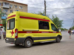 В Камышине на улице Мира разбились две иномарки, водитель «Форда» в больнице