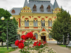 Оригинальная выставка «Сновидения города N» открыта в Камышинском музее