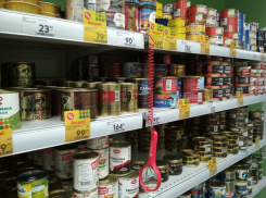В Камышине проявились первые признаки повышенного интереса покупателей к консервам, крупам, туалетной бумаге