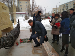 Пользователи в соцсетях грустят о том, что глава Камышина не может запомнить имя Героя России - нашего земляка