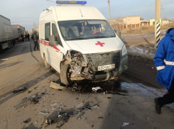 «Скорая» везла пострадавших в ДТП в Камышинском районе и сама попала в аварию