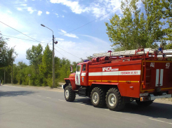 Ночью 23 сентября в здание администрации Камышина на Октябрьской, 60 метнули «коктейль Молотова»