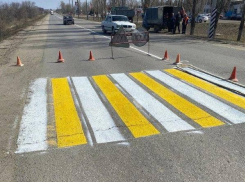 В Камышине «Благоустройство» показало, как оно наносит новую дорожную разметку