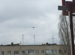 В Волгоград прилетел глава МЧС России, затем вертолет МЧС показался над Камышином 