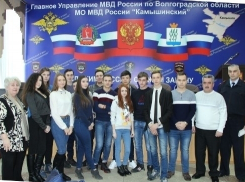 В гостях у полиции: студенческий «десант» высадился на улице Линейной в Камышине