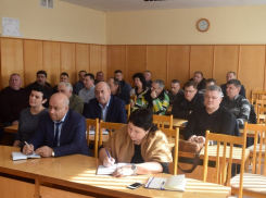 За «круглым столом» в администрации Камышина перевозчикам объявили о жестком техосмотре с фотографированием машин и мониторингом маршрутов