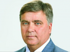 Депутат Волгоградской областной думы от Камышина Юрий Корбаков уступил пальму первенства по налоговым долгам, но из списка должников не вышел