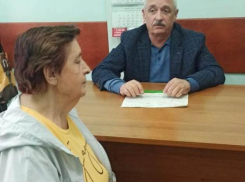Еще один депутат Камышинской городской думы записал вопросы избирателей, что бывает дальше с записанными вопросами - неизвестно