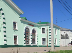 Поезда, идущие через станцию Петров Вал в Камышинском районе, задерживаются после атаки беспилотников