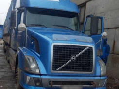 Любитель бренда Volvo присмотрел себе грузовичок и «позаимствовал» его прямо с дороги