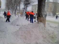 Снегопад в Камышине пока «обгоняет» коммунальщиков