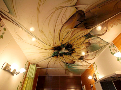 Красивые современные натяжные потолки предлагают камышанам профессионалы как полное обновление вашего дома