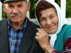 Пенсионеры Камышина начинают получать по пять тысяч «от Путина» на счета в Сбербанке
