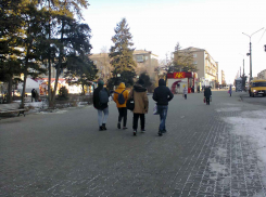Ребята, неужели в нашем городе Камышине всё настолько плохо, что прививать любовь к Родине фильмом в школе можно только за деньги? - камышанка