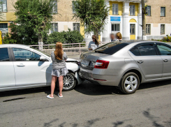 На центральной улице Ленина в Камышине случилось ДТП сегодня, 8 августа