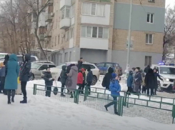 Волгоградские школы эвакуируют из-за угроз теракта, связанного с событиями на Украине