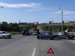 В Камышине дама за рулем иномарки не пропустила «ВАЗ» - трое в «травме» ЦГБ