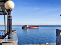 В Камышине паромная переправа через Волгу досрочно закончила навигацию 2023 года