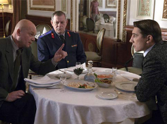 Камышане с интересом смотрят на Первом канале сериал с участием Сергея Угрюмова, которого они считают своим земляком