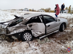 В Быковском районе в день первого снега разбился и мгновенно погиб водитель иномарки