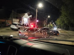 Камышинские паблики «трубят» о ночном ДТП у храма, но в нем кроме машин никто не пострадал