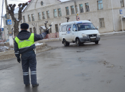 Инспекторы дорожного надзора собрали в Камышине за один рейд целый «букет» нарушений