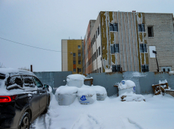 Пресс-служба губернатора впервые в 2026 году сделала заявление о не сданной в срок поликлинике в Камышине