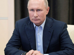 Владимир Путин ушел на самоизоляцию