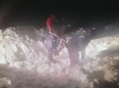  В Камышинском районе энергетики проводят плавку гололеда на воздушных линиях электропередач