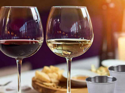 Криминальное свидание: 63-летний кавалер напал с ножом на камышанку и вырвал сережки у своей интернет-подруги