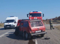В ЦГБ Камышина «скорая» привезла двух израненных в автомобильной аварии сегодня, 27 сентября