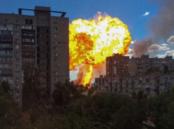 Момент мощного взрыва на АЗС в Волгограде попал на видео, - V1.RU (ВИДЕО)