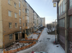 В Камышине водитель повредил газовую трубу у дома и сбежал: полиция просит помочь информацией