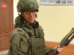 Погибшего на линии соприкосновения  командира минометчиков Сергея Никулина проводят в последний путь в родном селе Умет Камышинского района