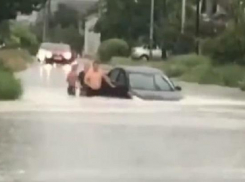 Волгоград 2 июня с утра стеной накрыл ливень с грозой (ВИДЕО)