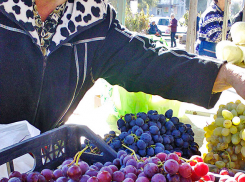 На рынках Камышина правит бал виноград