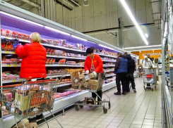 Самые дешевые продукты начали стремительно дорожать в Волгоградской области