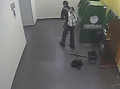 Полиция объявила о вознаграждении в 300 тысяч рублей за информацию о подрывнике офиса Сбербанка в Волгограде (ВИДЕО)