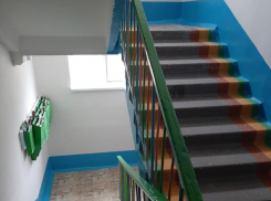 Камышинская городская прокуратура «тонизировала» РЭП-1 в Камышине, и УК оперативно отремонтировала запущенные подъезды 