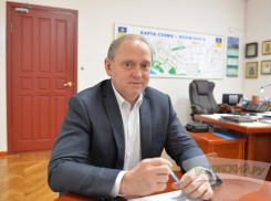 «Отставка мэра Волжского вполне возможна»: политический эксперт Михаил Серенко, портал «Остров Свободы»