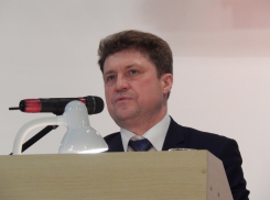 Глава администрации Камышина Станислав Зинченко сделал доклад для горожан и ответил на вопросы