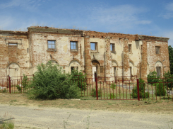 «Под сенью ангелов» - больше не на кого уповать старинной кирхе в Нижней Добринке Камышинского района