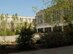 Подросток с ножом пришел с угрозами убить директора школы в Волжском, - «Блокнот Волгограда»