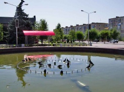 В Камышине административная газета «Диалог» рассекретила, почему в адскую жару фонтан у ДК «Текстильщик» по полнедели «выходной»